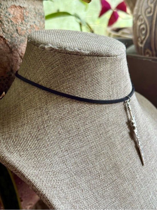 Grunge Dagger Choker - Picture 2 of 5